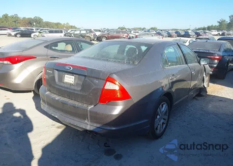 2010 Ford Fusion Se z USA, uszkodzony, nr VIN 3FAHP0HA2AR402573